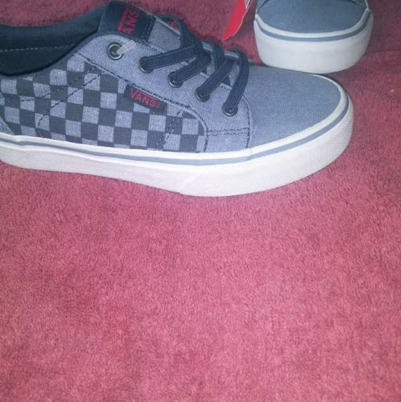 Vans - Picture 3 of 4